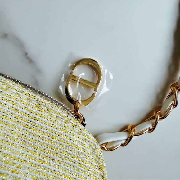 Dior Beaute VIP pouch as crossbody - Picture 10 of 13